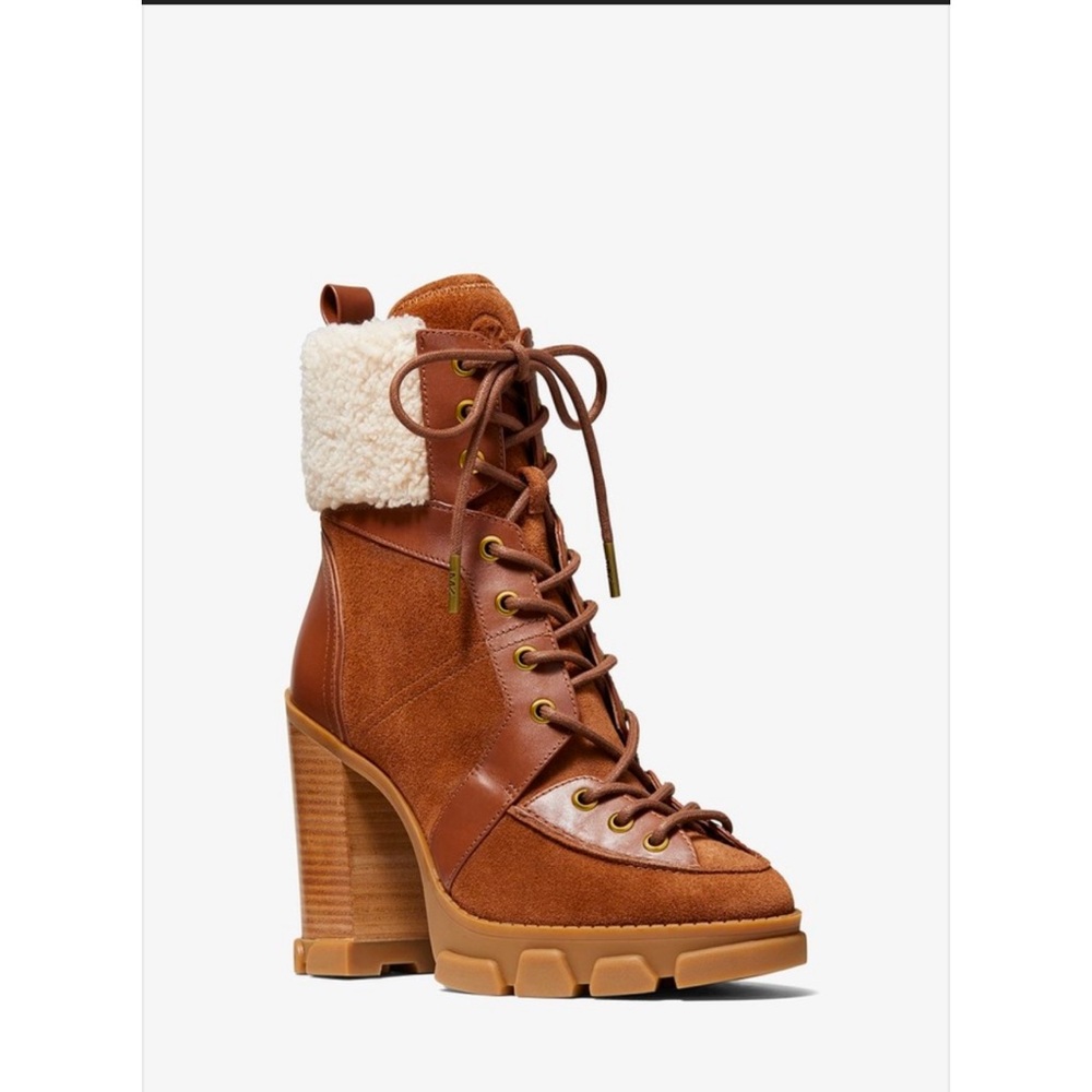 MICHAEL KORS 🤎 Tan Suede Ankle Boots with Cream F…